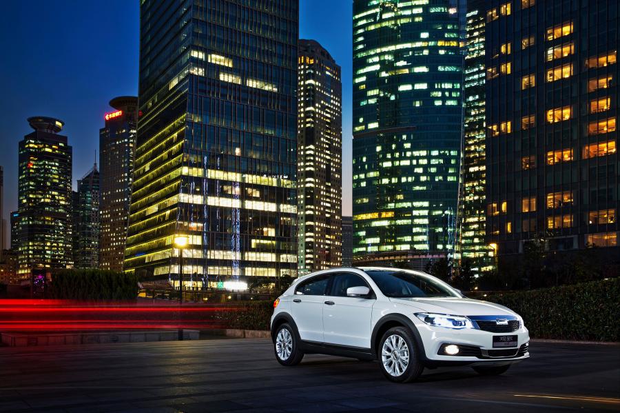  Qoros 3 City SUV 2014 года  (фото 10 из 35)